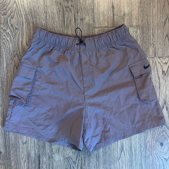 NWOT Nike Essential Woven High Rise Shorts Women’s Medium Indigo Haze Oversized - Picture 2 of 5